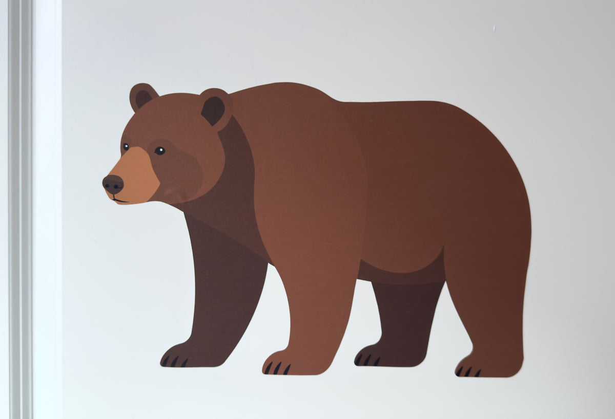 Wallsticker med brunbjørnen Rune på væg