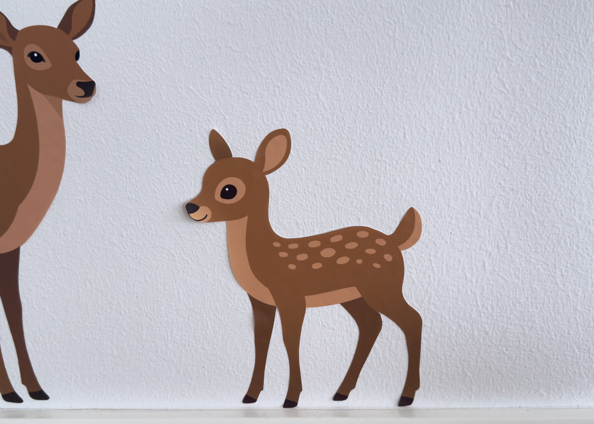 Wallstickers med dådyrbarn og dådyrmor på væg