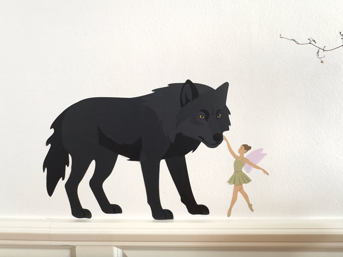 Wallstickers med fenrisulven og balletfeen Sienna på væg i børneværelse